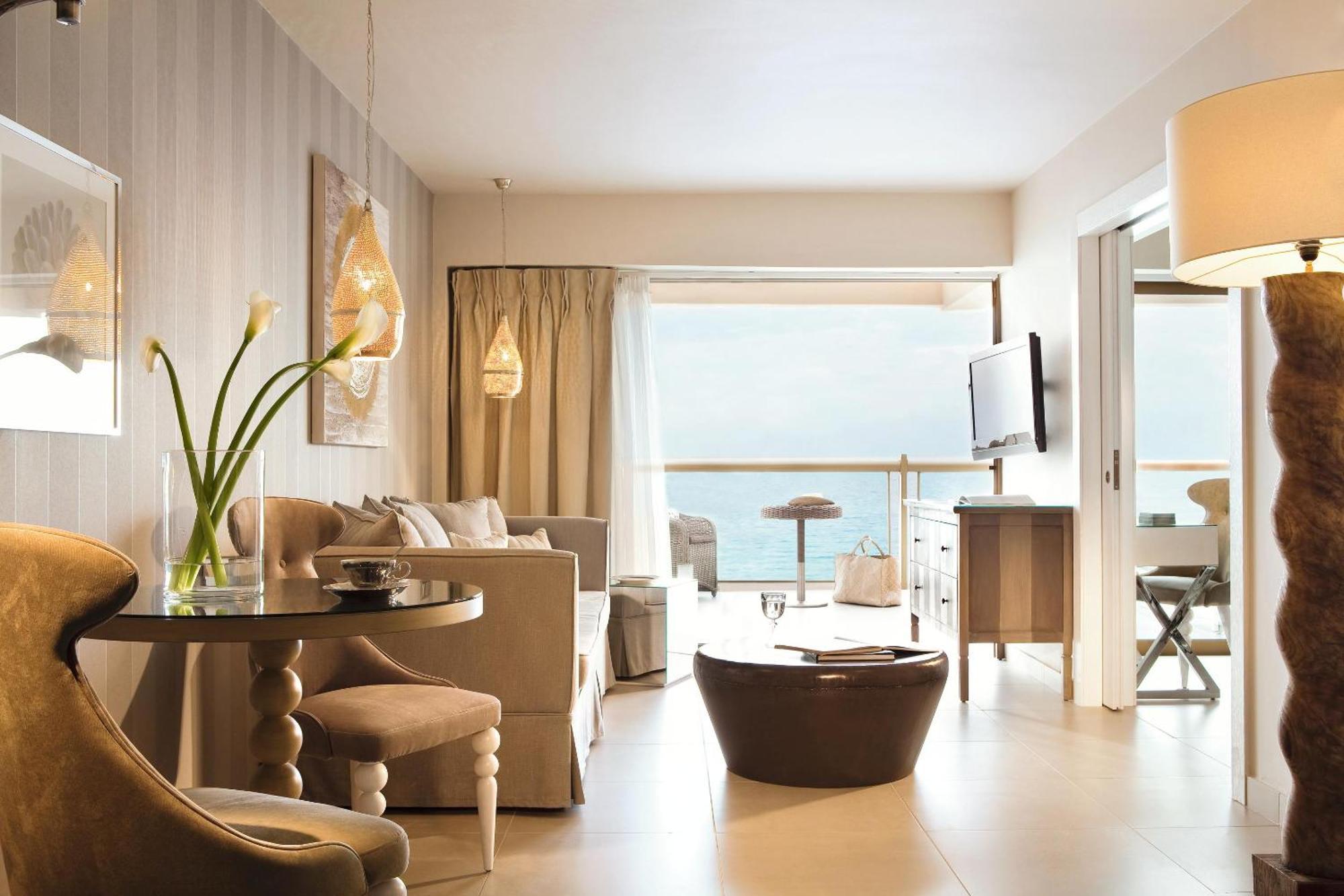 Suite Familiare con 2 Camere da Letto e Vista Mare